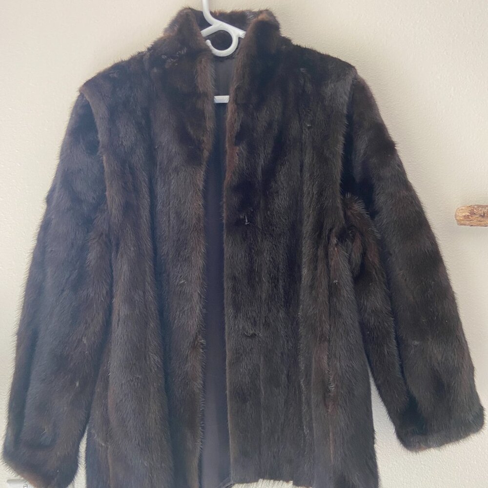 EILERS FUR MINK COAT IN DEEP BROWN WITH REMOVABLE ZIP SLEEVES M